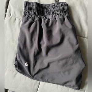 Lululemon Hotty Hot High-Rise Lined Short 2.5” Black